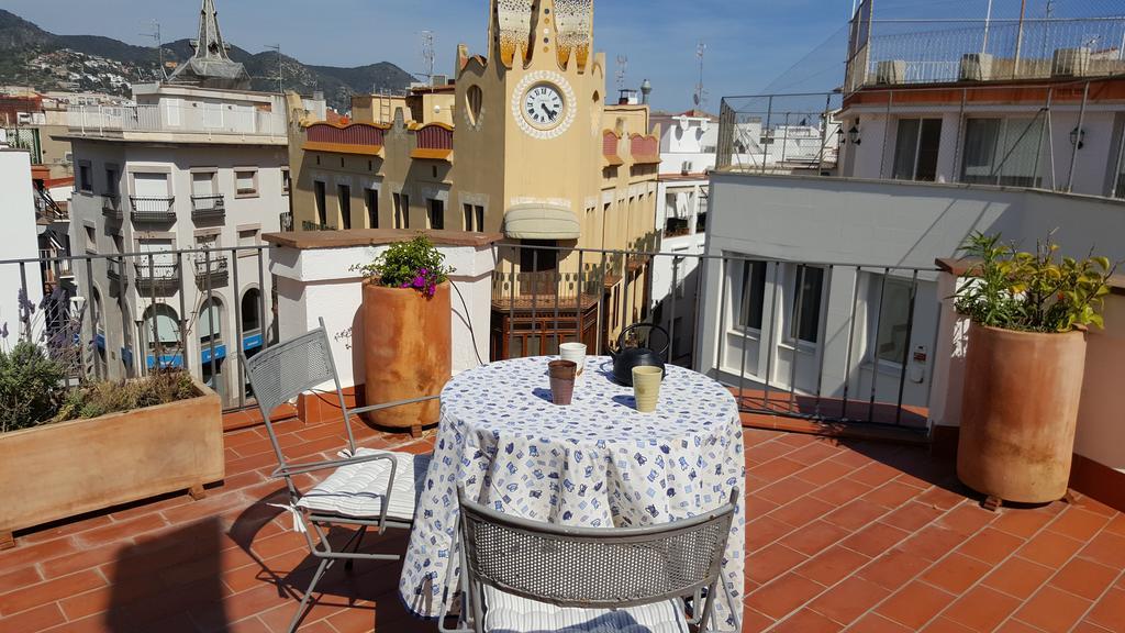 The Sky Attic Apartment Ситжес Екстериор снимка