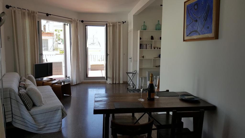 The Sky Attic Apartment Ситжес Екстериор снимка